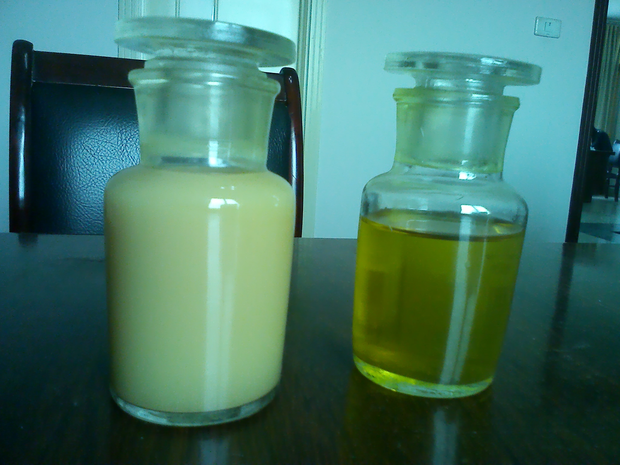 如何通過(guò)顏色與氣味辨別變壓器油的健康情況？(圖1)